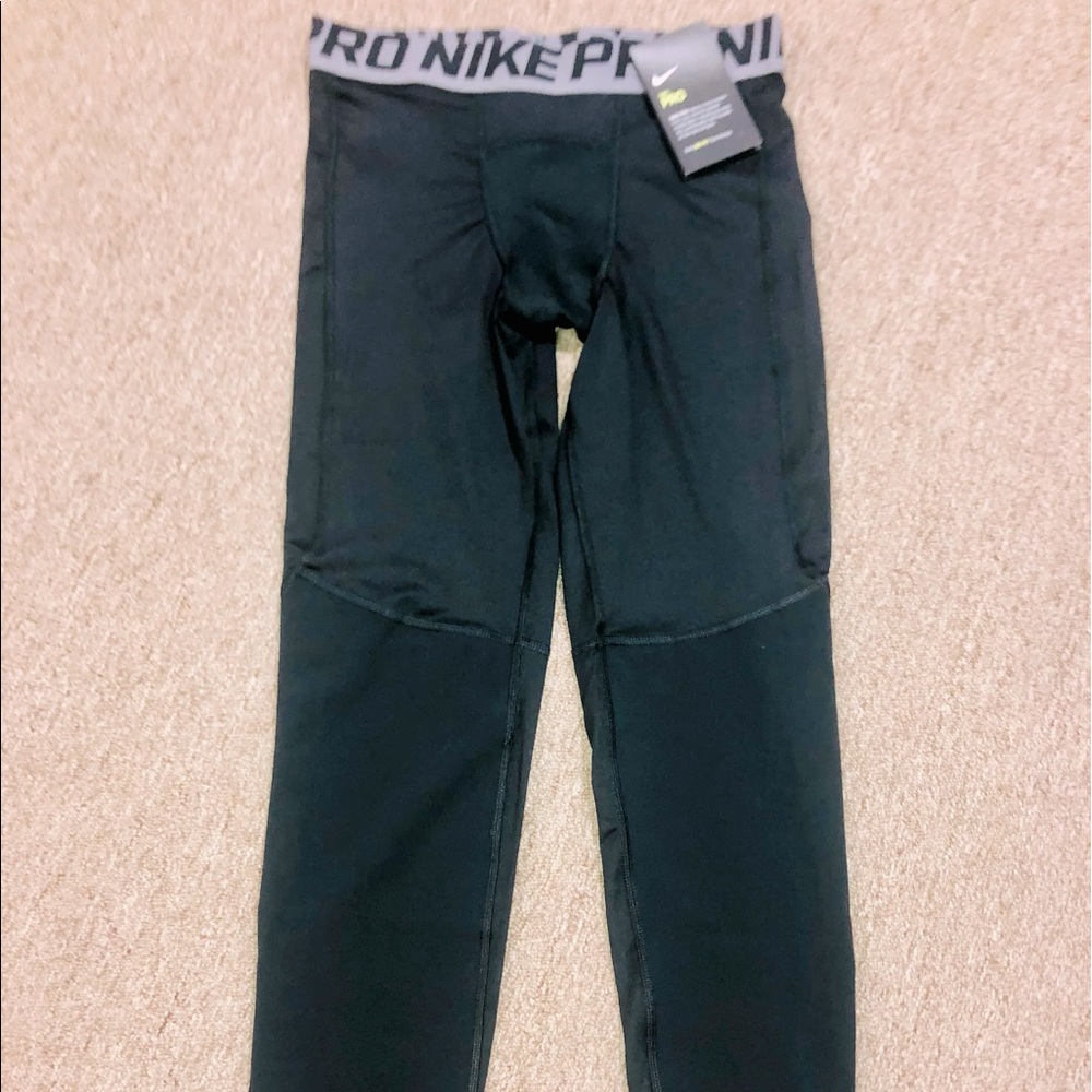 NEW!! -NIKE Pro-High Impact-Large